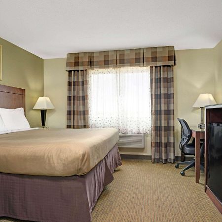 Hotel Super 8 By Wyndham Monticello Esterno foto