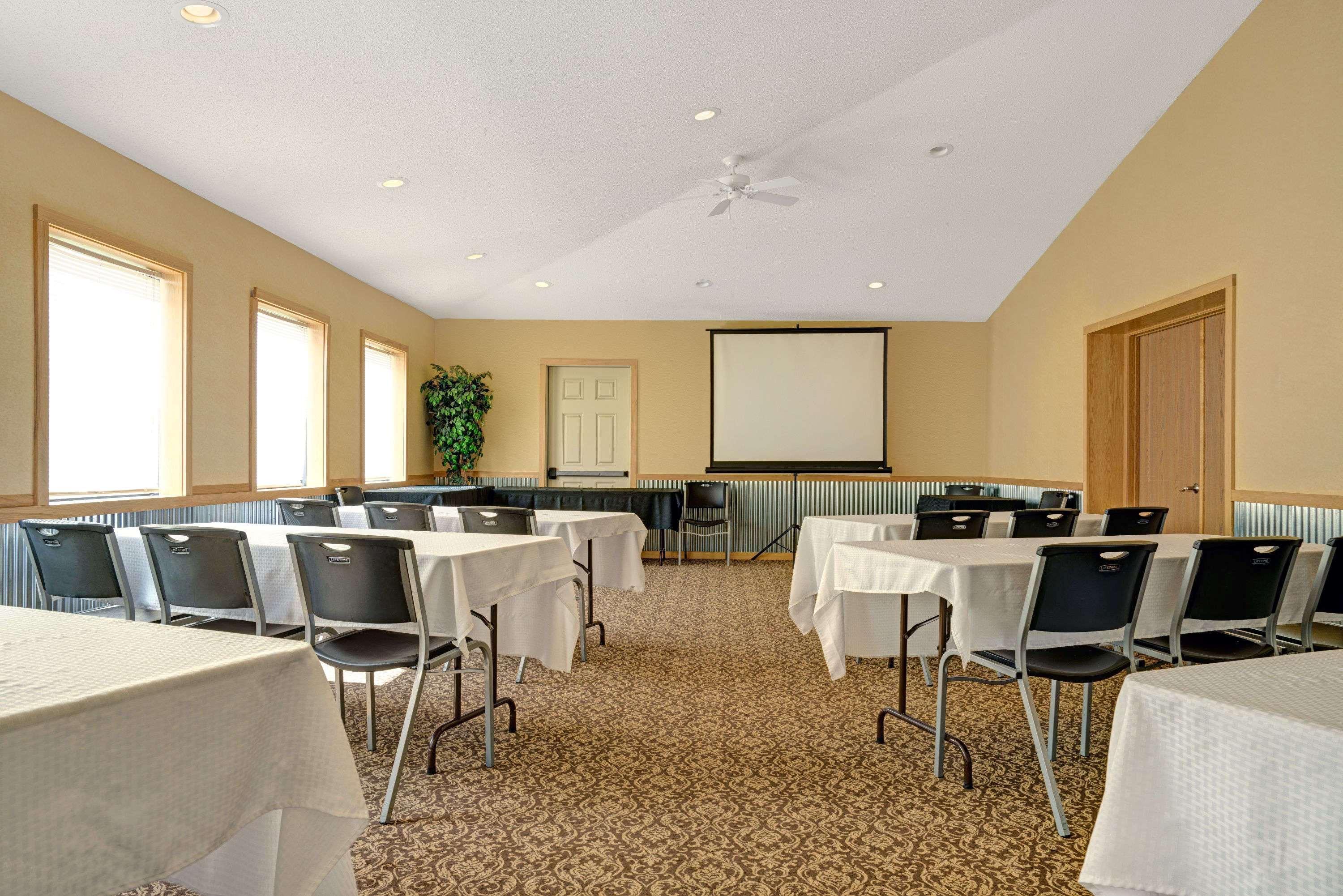 Hotel Super 8 By Wyndham Monticello Esterno foto